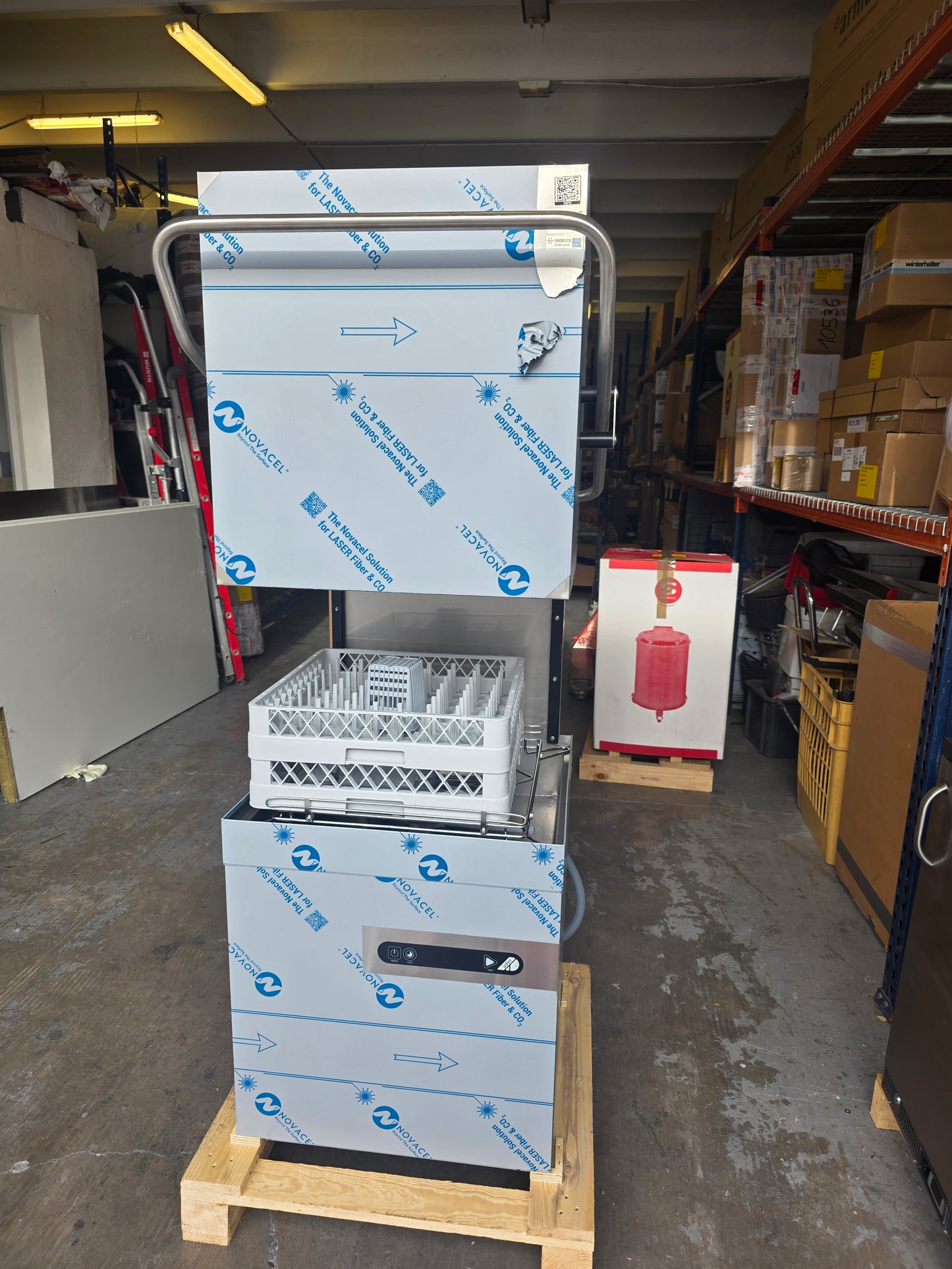 Lave vaisselle à capot 5x5 - EVOLINE - Avec pompe de vidange - Carrosserie inox AISI-34 18/1 satiné simple paroi - SOFT START system - DI-0017957