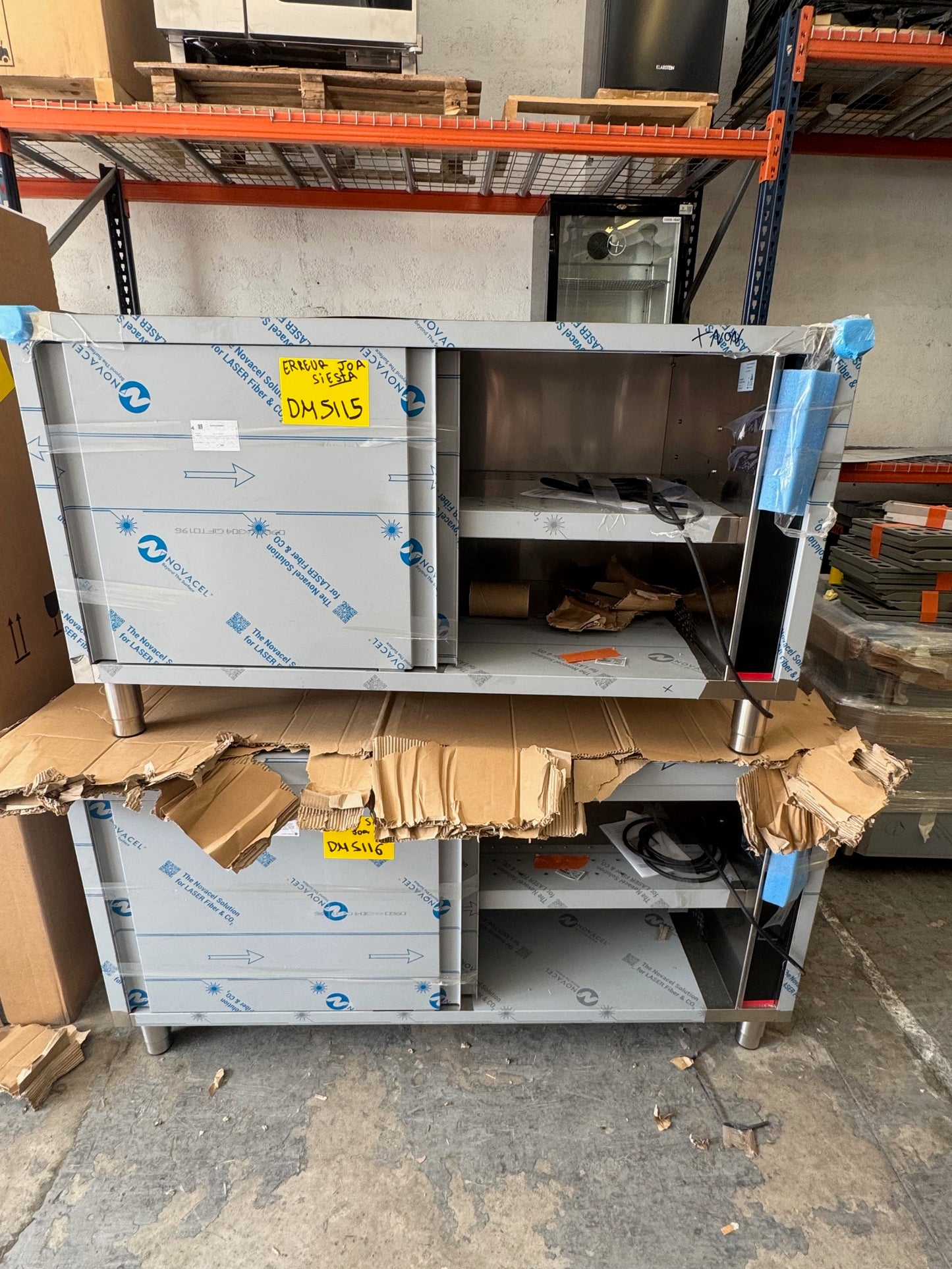 TABLE ARMOIRE CHAUDE AVEC PORTES COULISSANTES - DI-0017575