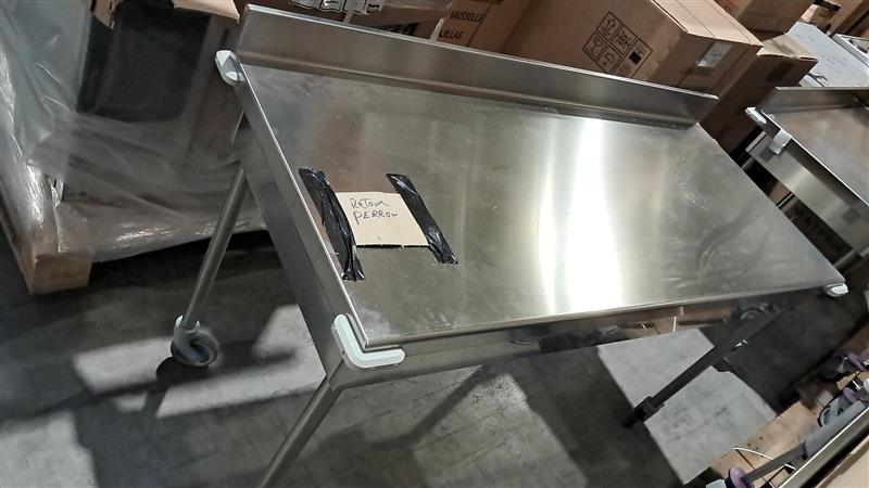 TABLE ADOSSEE 1500 SUR ROULETTE - MAR0048450
