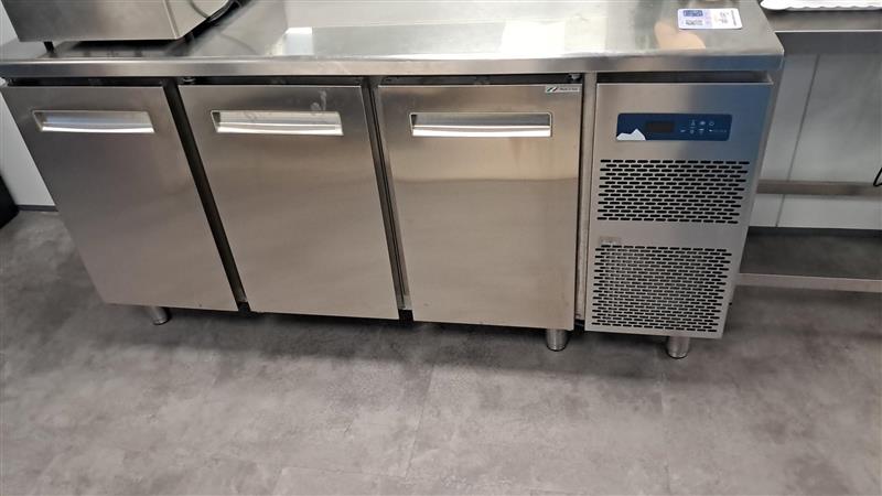 MEUBLE FROID 3 PORTES + GROUPE - SA-0015786