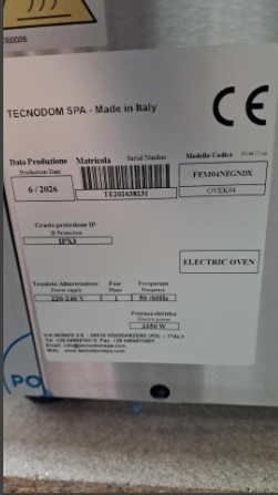 MATERIEL DE PRET FOUR A CONVECTION ELECTROMECANIQUE 4 NIV. PORTE BATTANTE - MAR0052321
