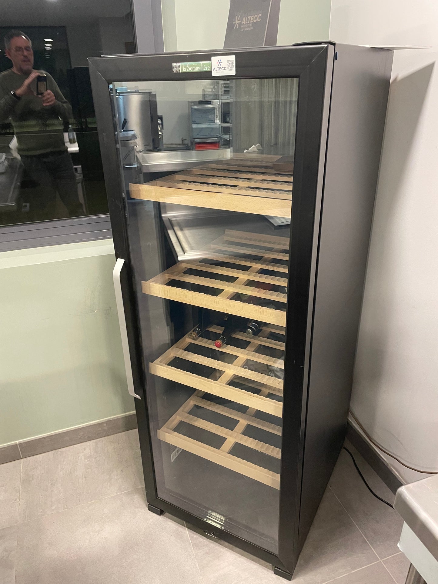 CAVE A VIN - ALT0009072