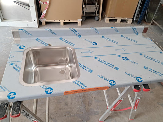 TABLES DU CHEF SANS PIEDS 1500 X 500 BAC A GAUCHE - DI-0020885