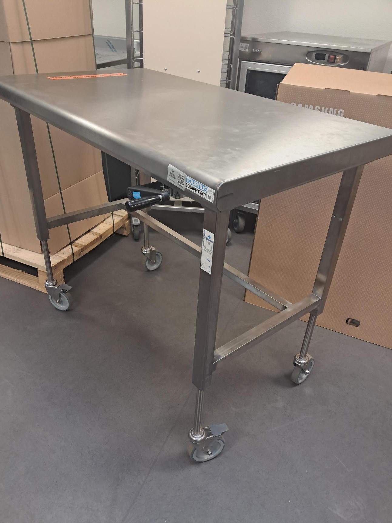 TABLE ERGONOMIQUE - FC-0035651