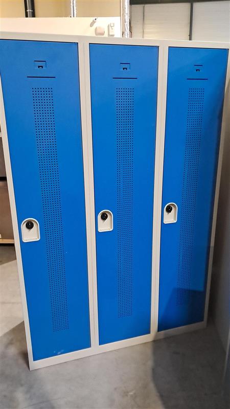 VESTIAIRE 3 CASES - MAR0048762